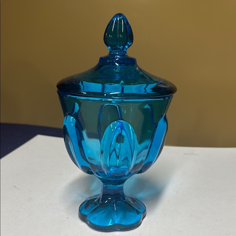 L. E. Smith Blue Simplicity Pattern 6 Petal Pedestal Lidded Candy Dish 8.75”